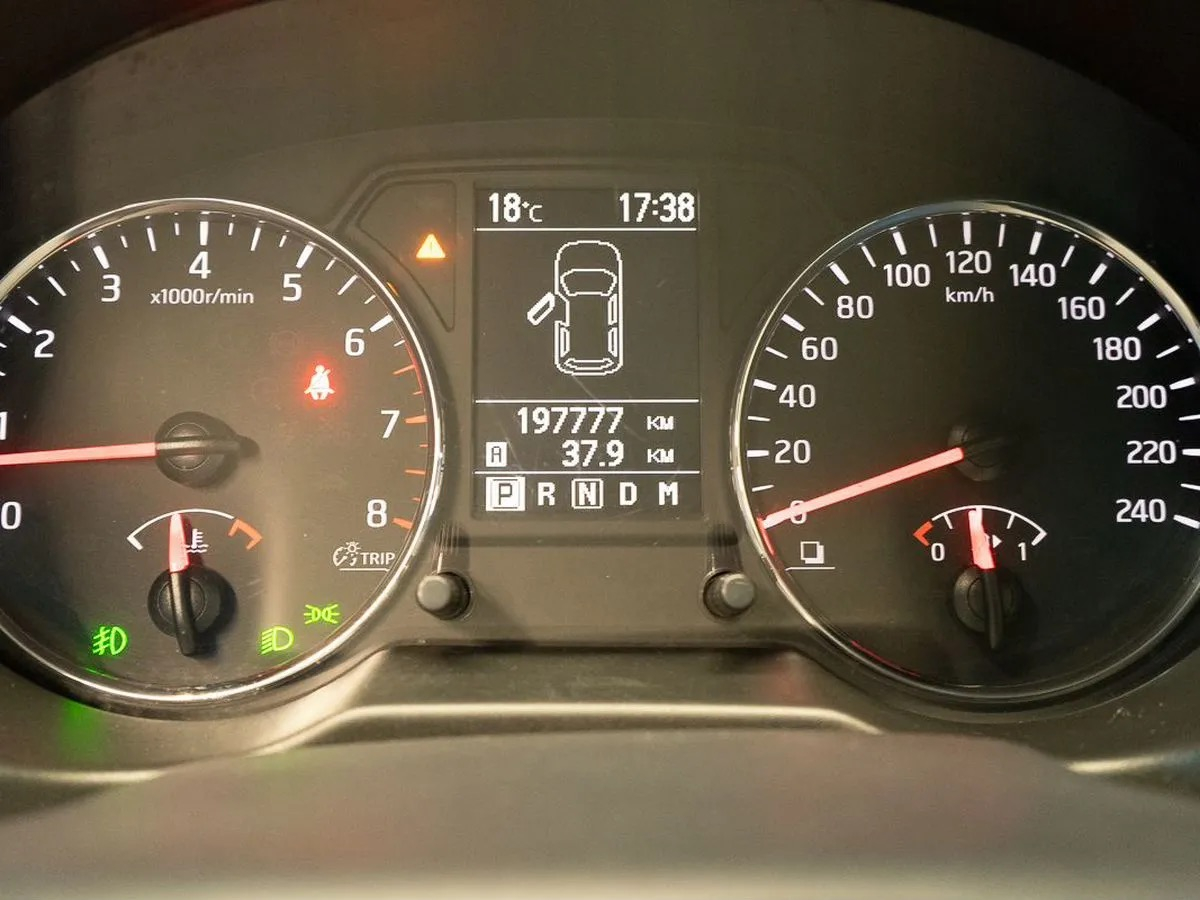 Nissan X_TRAIL 2013, (Темно-Бордовый) с пробегом 197 777 км в Новосибирске